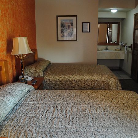 Hotel Suites El Paseo Ciudad Juarez Bagian luar foto