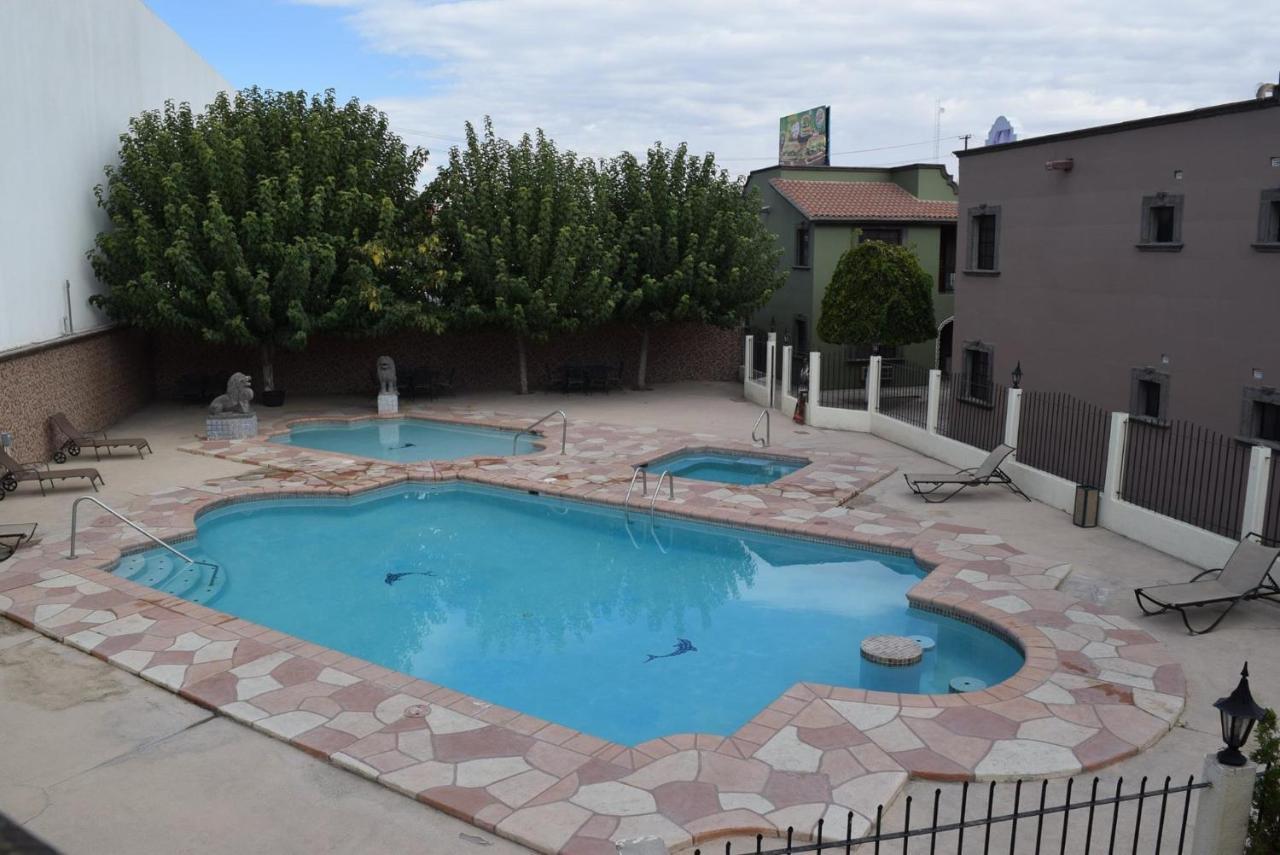 Hotel Suites El Paseo Ciudad Juarez Bagian luar foto