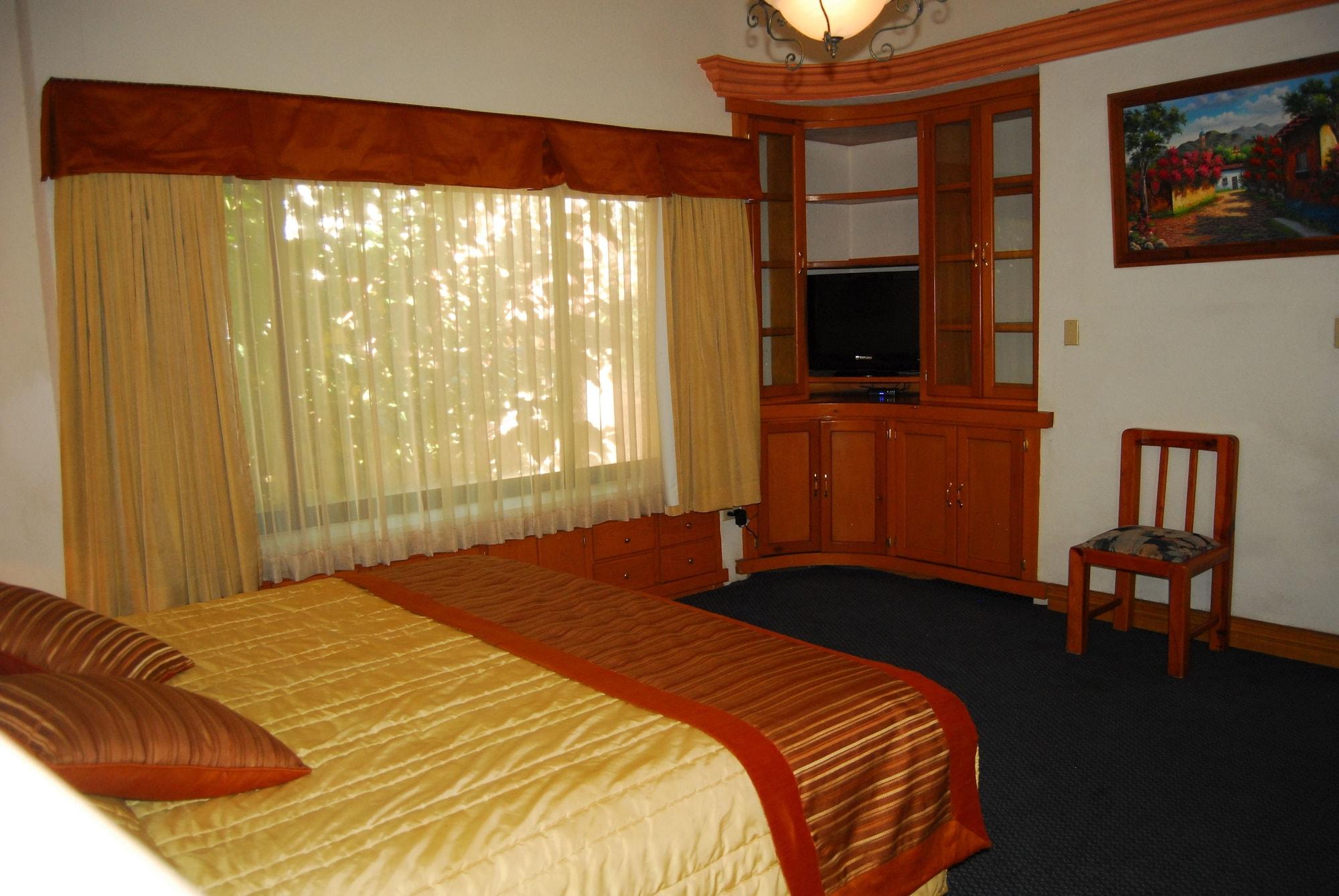 Hotel Suites El Paseo Ciudad Juarez Bagian luar foto