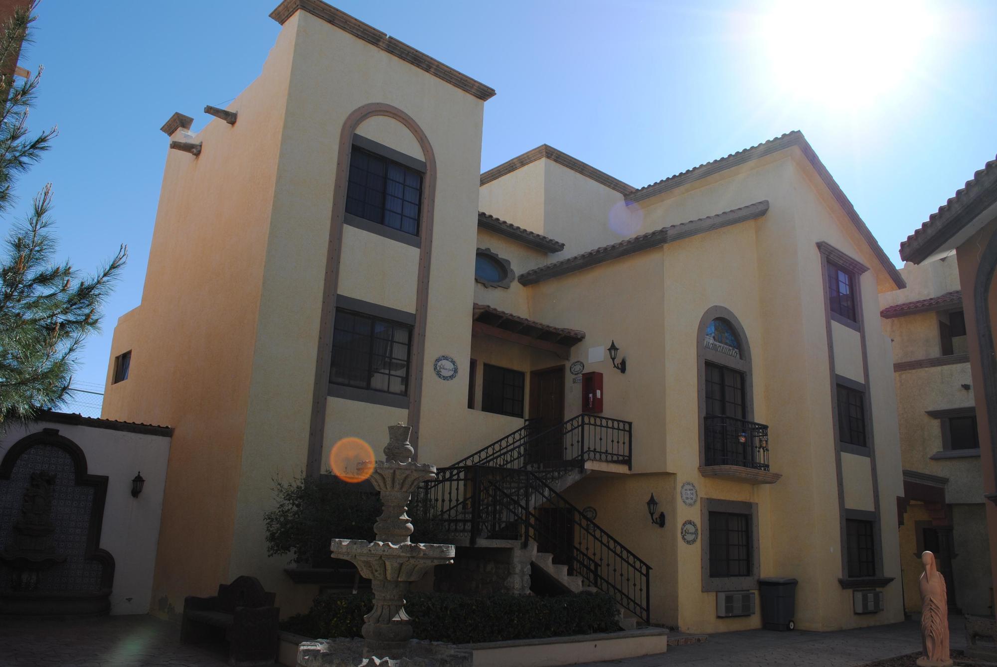 Hotel Suites El Paseo Ciudad Juarez Bagian luar foto