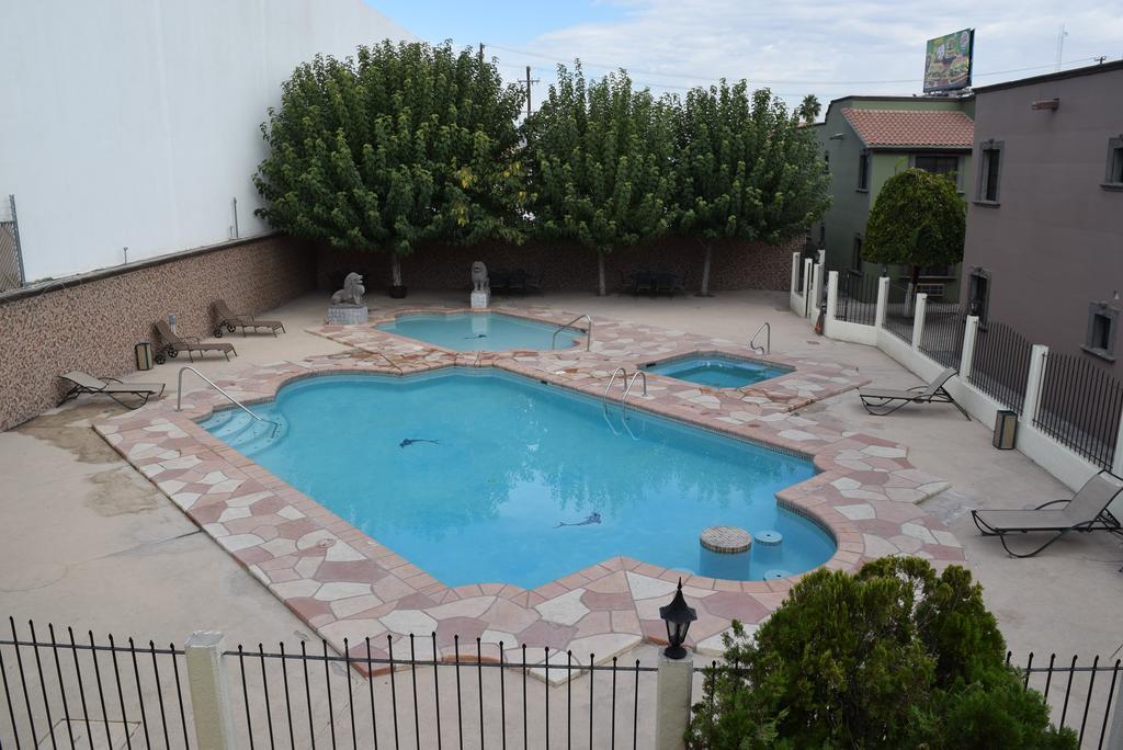 Hotel Suites El Paseo Ciudad Juarez Bagian luar foto