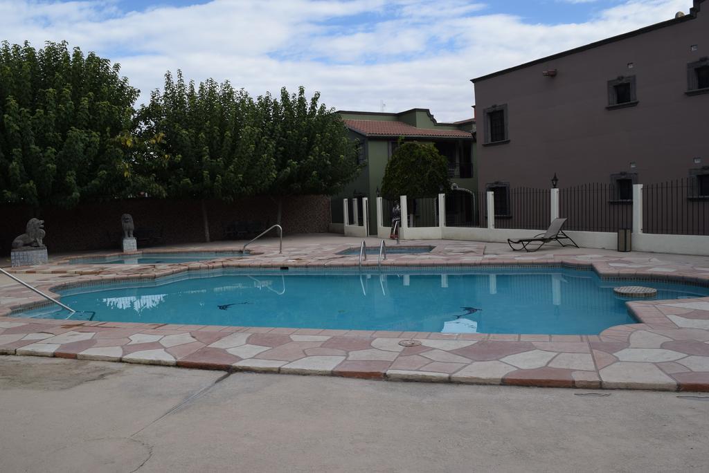 Hotel Suites El Paseo Ciudad Juarez Bagian luar foto