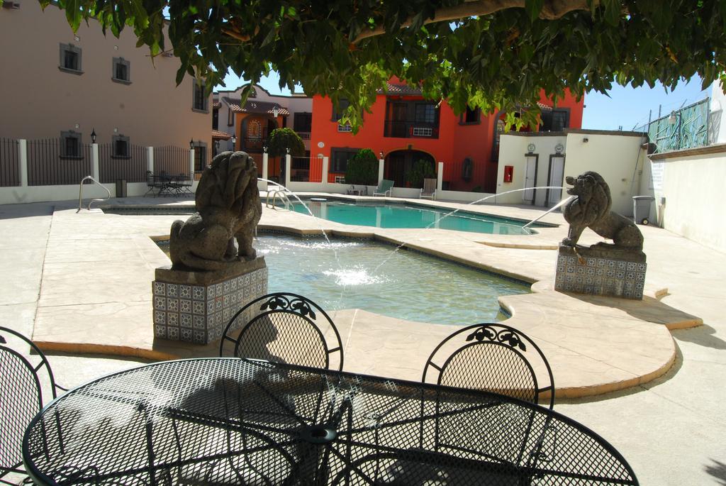 Hotel Suites El Paseo Ciudad Juarez Bagian luar foto