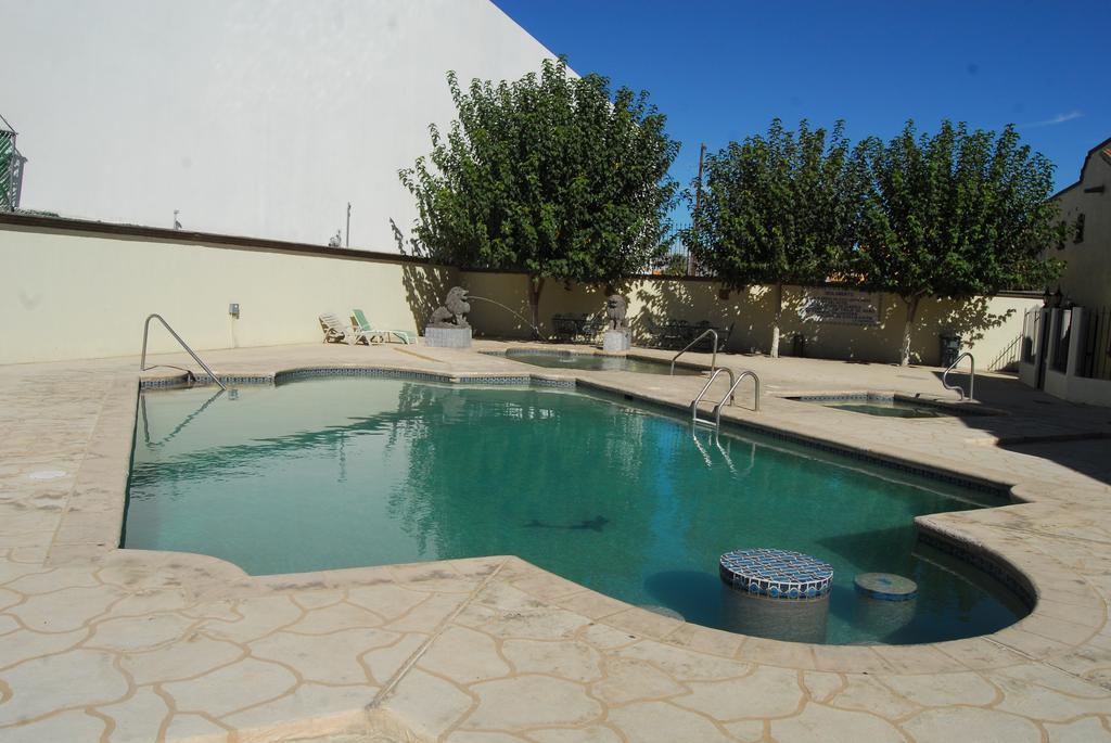 Hotel Suites El Paseo Ciudad Juarez Bagian luar foto